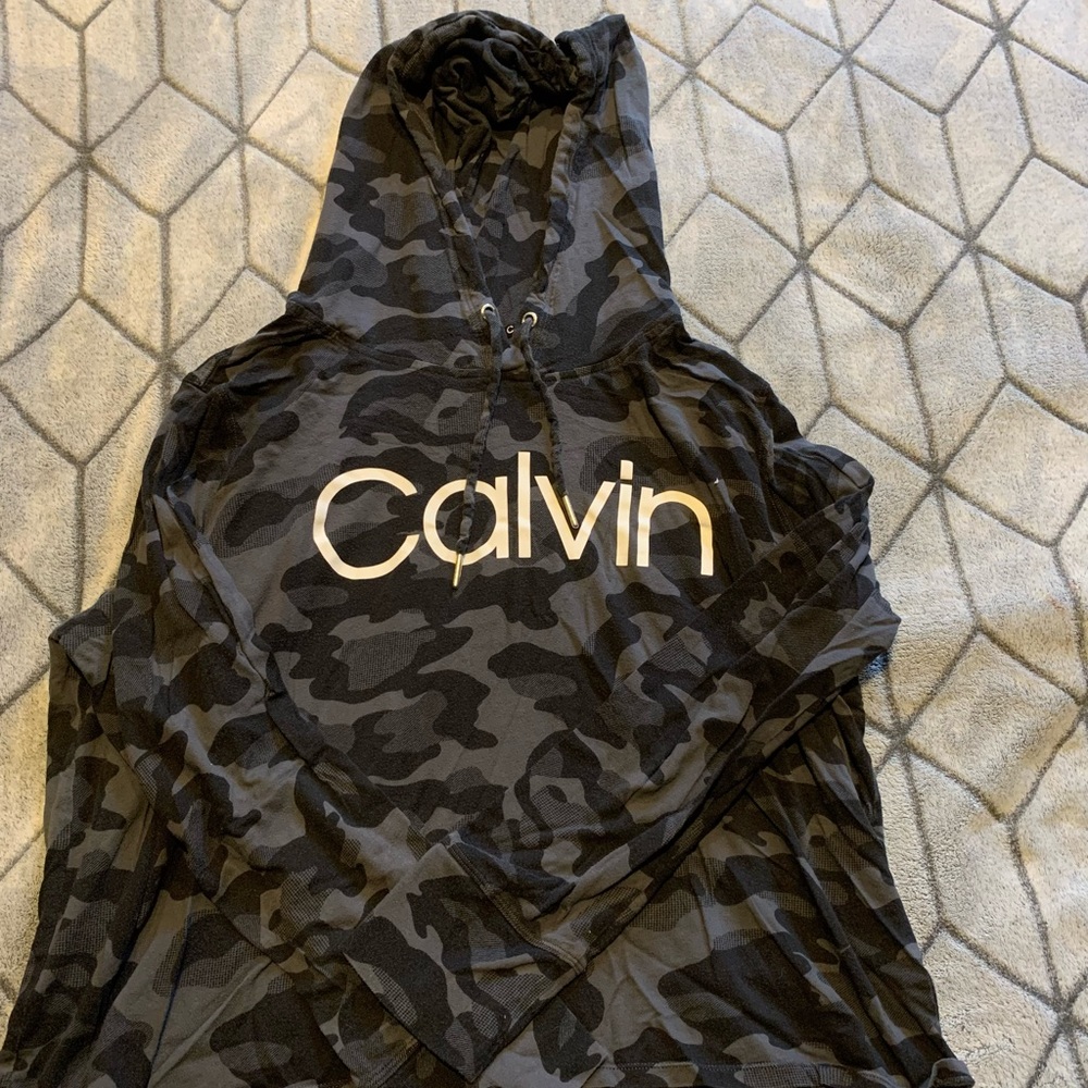 Hooded shirt